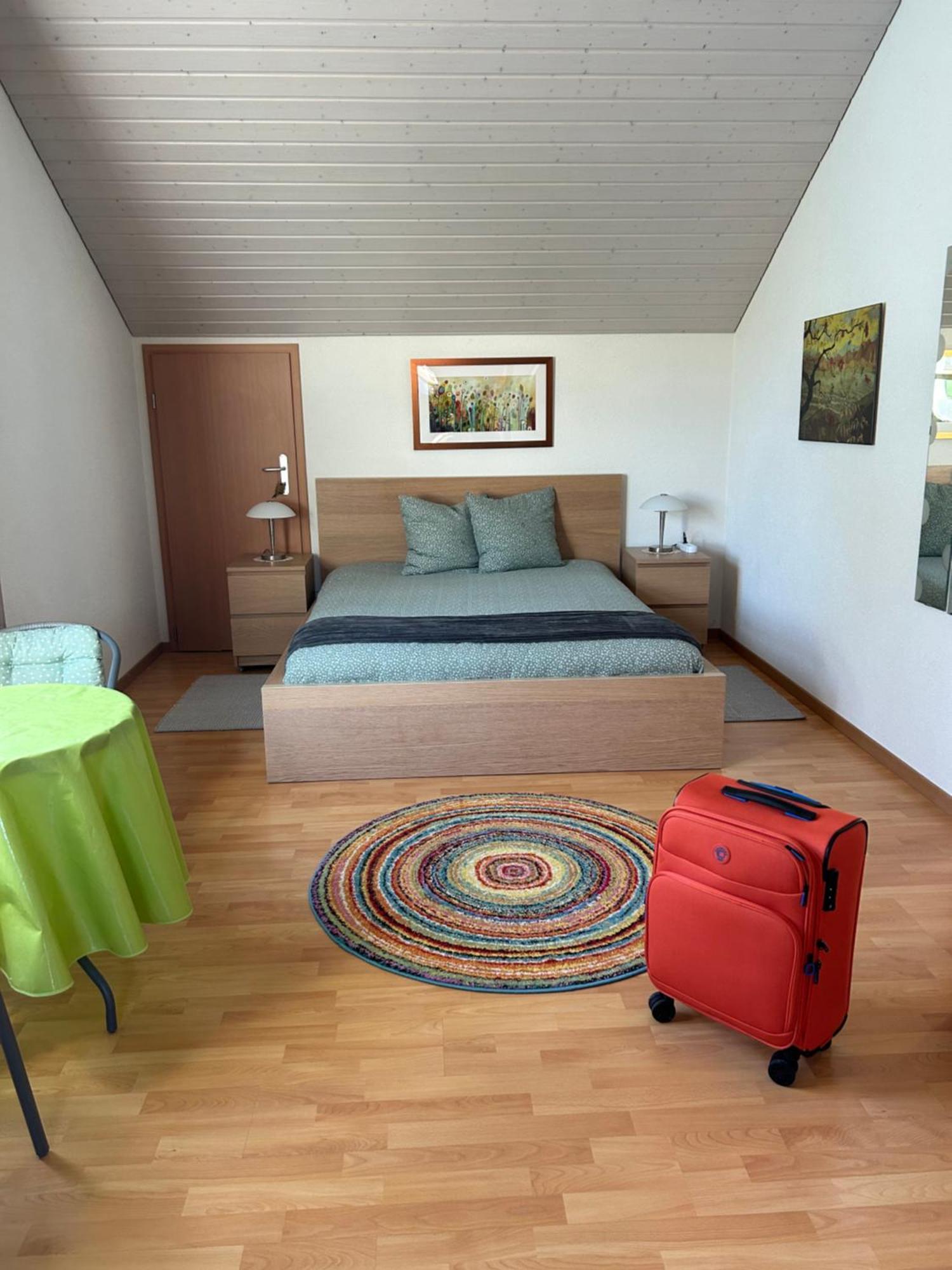 Queen Guest Room Mont-sur-Rolle Kültér fotó